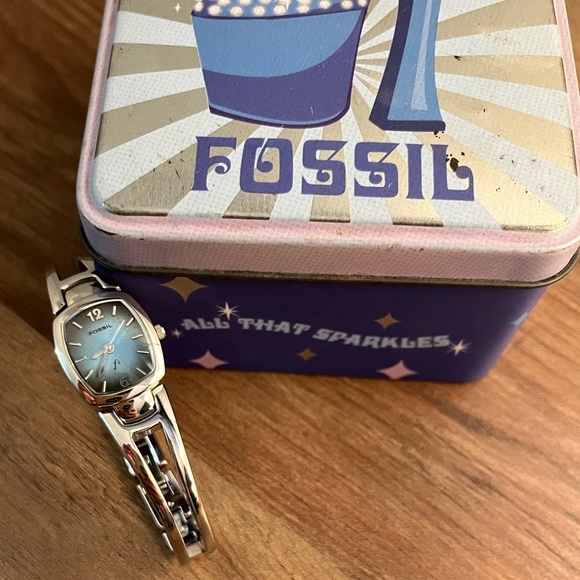 Fossil Watch ⏱️ - Picture 2 of 6